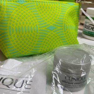Clinique Smart night 30ml + makeup bag